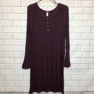 1-072 FREE PEOPLE  EXTRA LONG CREW NECK SWEATER